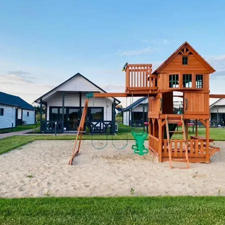 Summer House Jaros Awiec Near Tropicana Park 펜션 야로수아비크