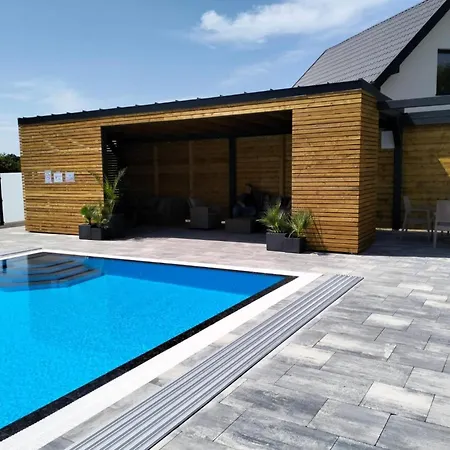 펜션 Summer House Jaros Awiec Near Tropicana Park 야로수아비크